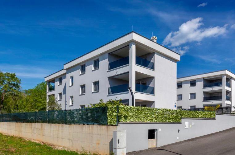 Apartmani Grgic On The Adress Branka Fucica 96 Malinska Exteriör bild